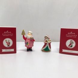 Christmas Hallmark 2018 Christmas Ornament Club Exclusive NEW IN BOX Sweet Santa Mrs Claus