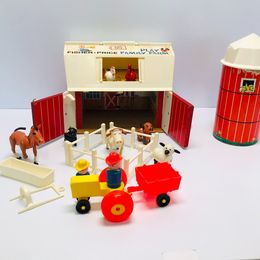 Vintage 1969 Play Family Little People Farm and Silo RARE to find