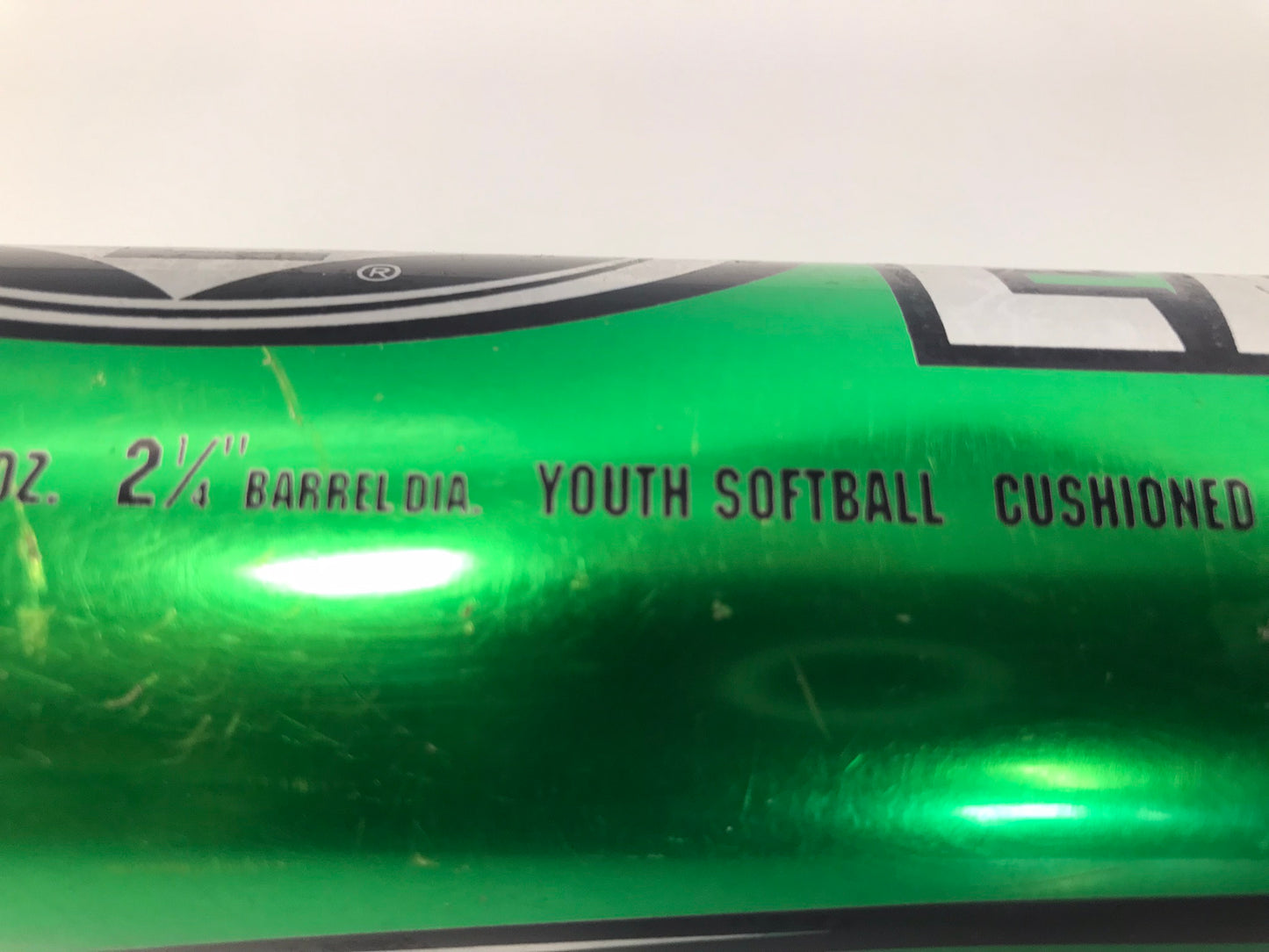 Baseball Bat 27 Inches 19 oz Easton Cyclone Softball Green Black