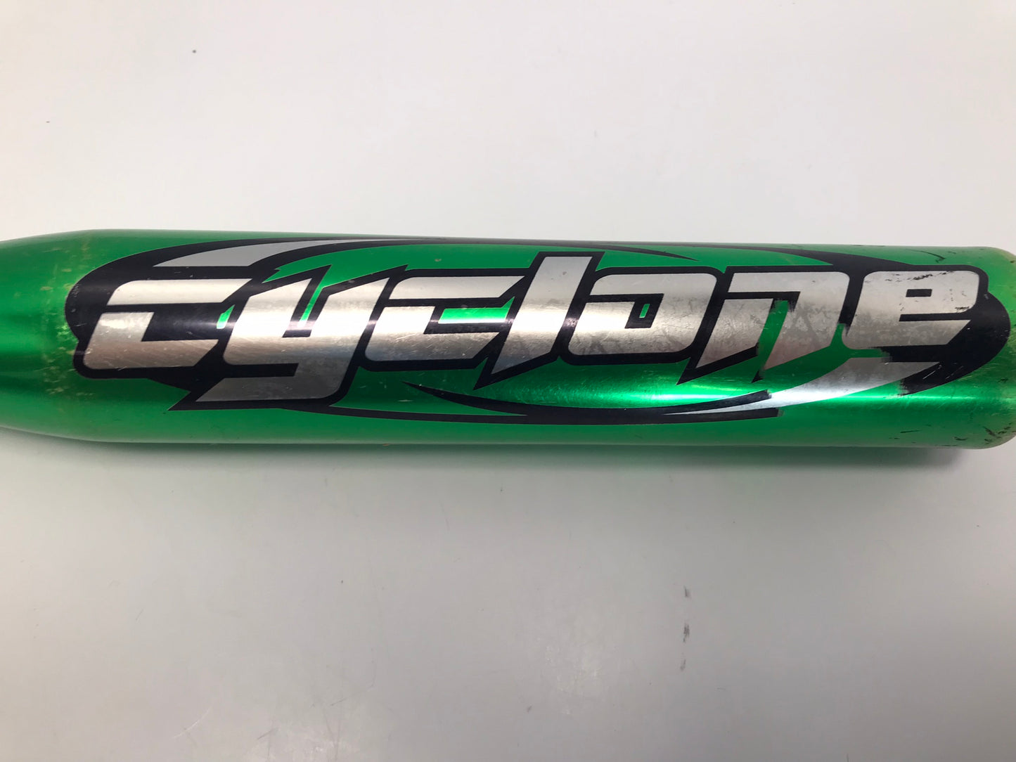 Baseball Bat 27 Inches 19 oz Easton Cyclone Softball Green Black