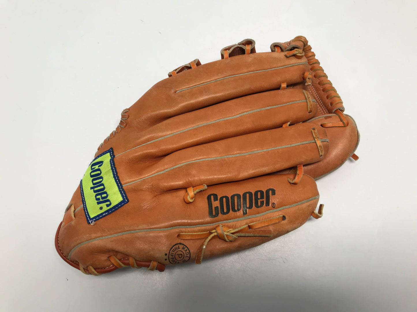 Baseball Glove Adult 13 inch Cooper Leather Black Diamond Baseball Softball Fits on RIGHT hand Excellent