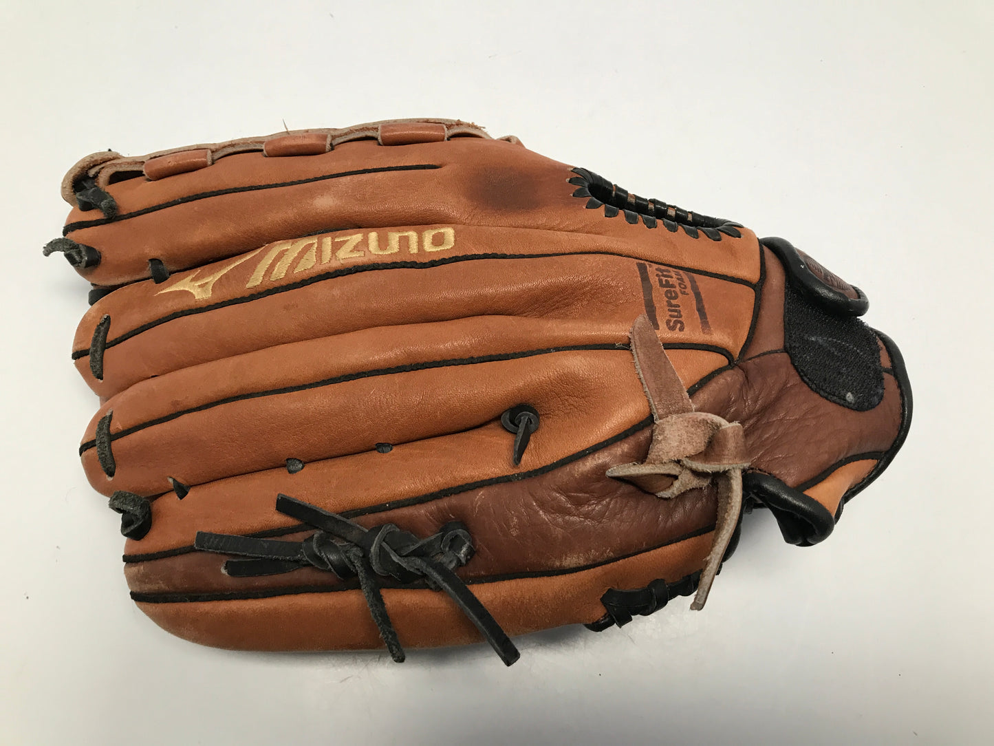 Baseball Glove Adult 13 inch Mizuno Thick Leather Outstanding Quality Baseball Softball Fits on Left hand Excellent