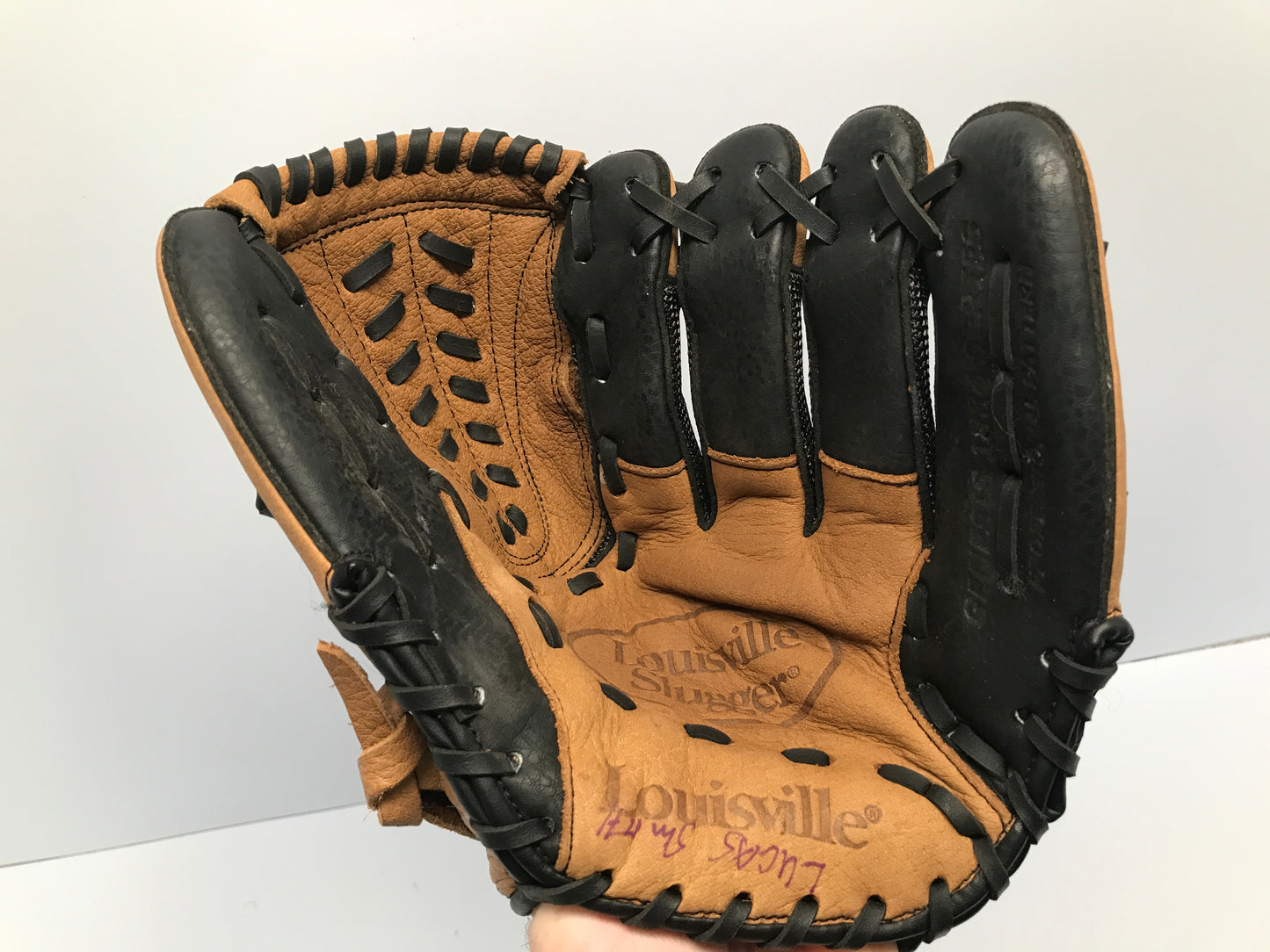 Baseball Glove Child Junior Size 11.5 Louisville Slugger Leather Fits On Left Hand