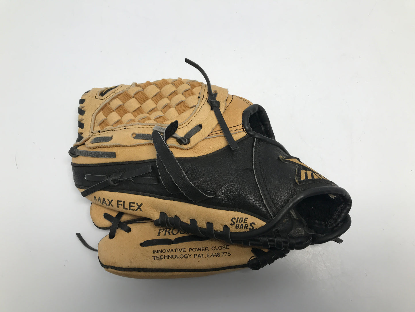 Baseball Glove Child Size 10in Mizuno Leather Black Tan Fits on Right Hand Like New