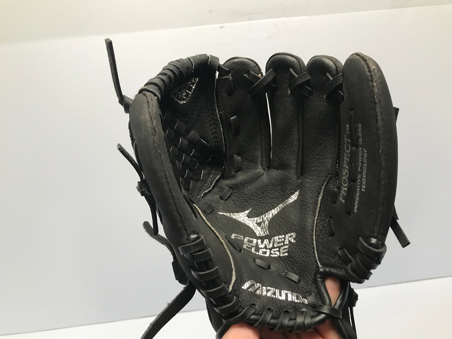 Baseball Glove Child Size 10 inch Mizuno Black Leather Fits Left Hand Like New