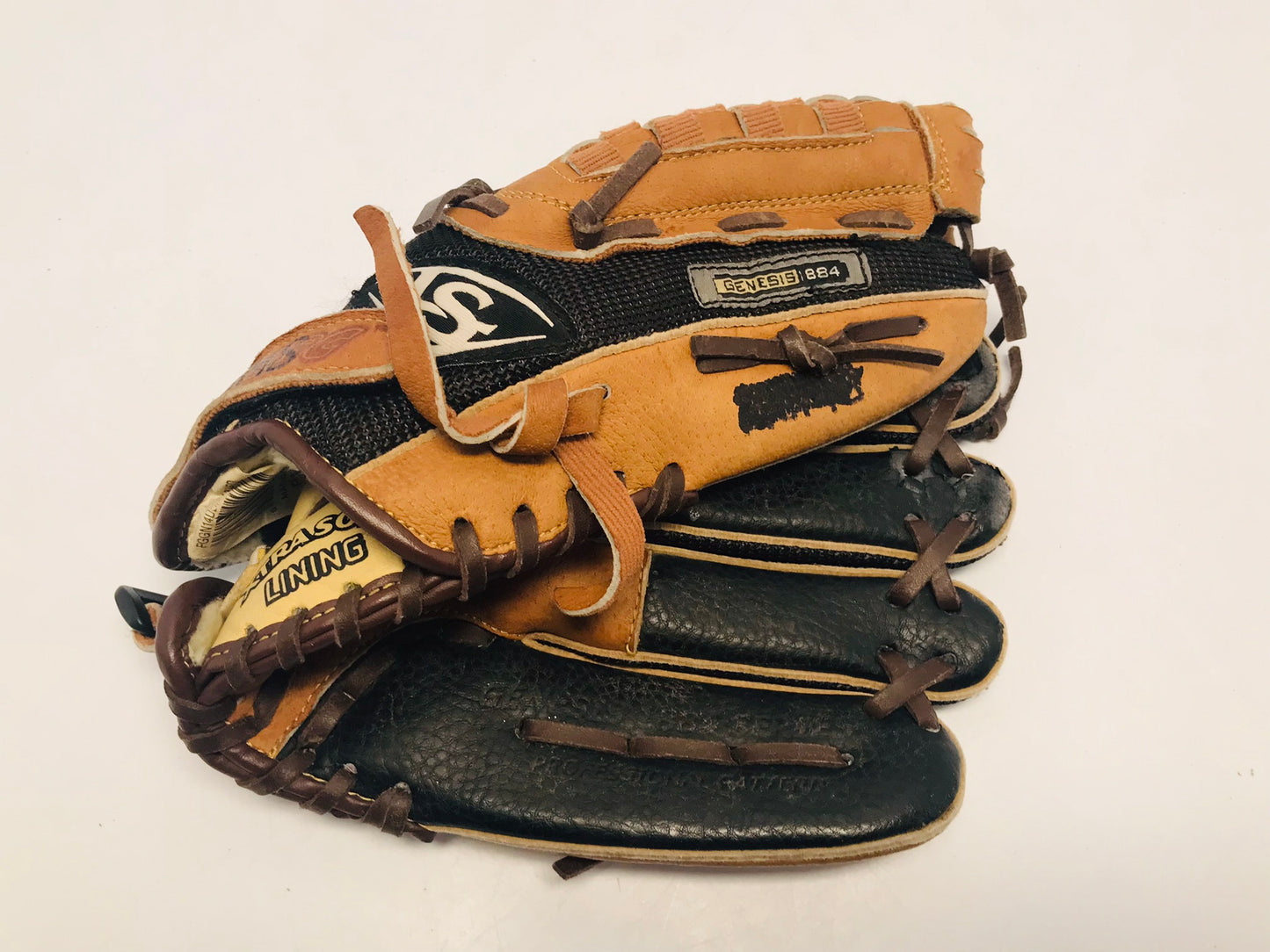 Baseball Glove Child Size 11 inch Louisville Slugger Black Brown Leather Fits Left Hand