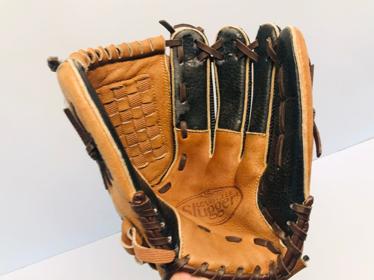 Baseball Glove Child Size 11 inch Louisville Slugger Black Brown Leather Fits Left Hand
