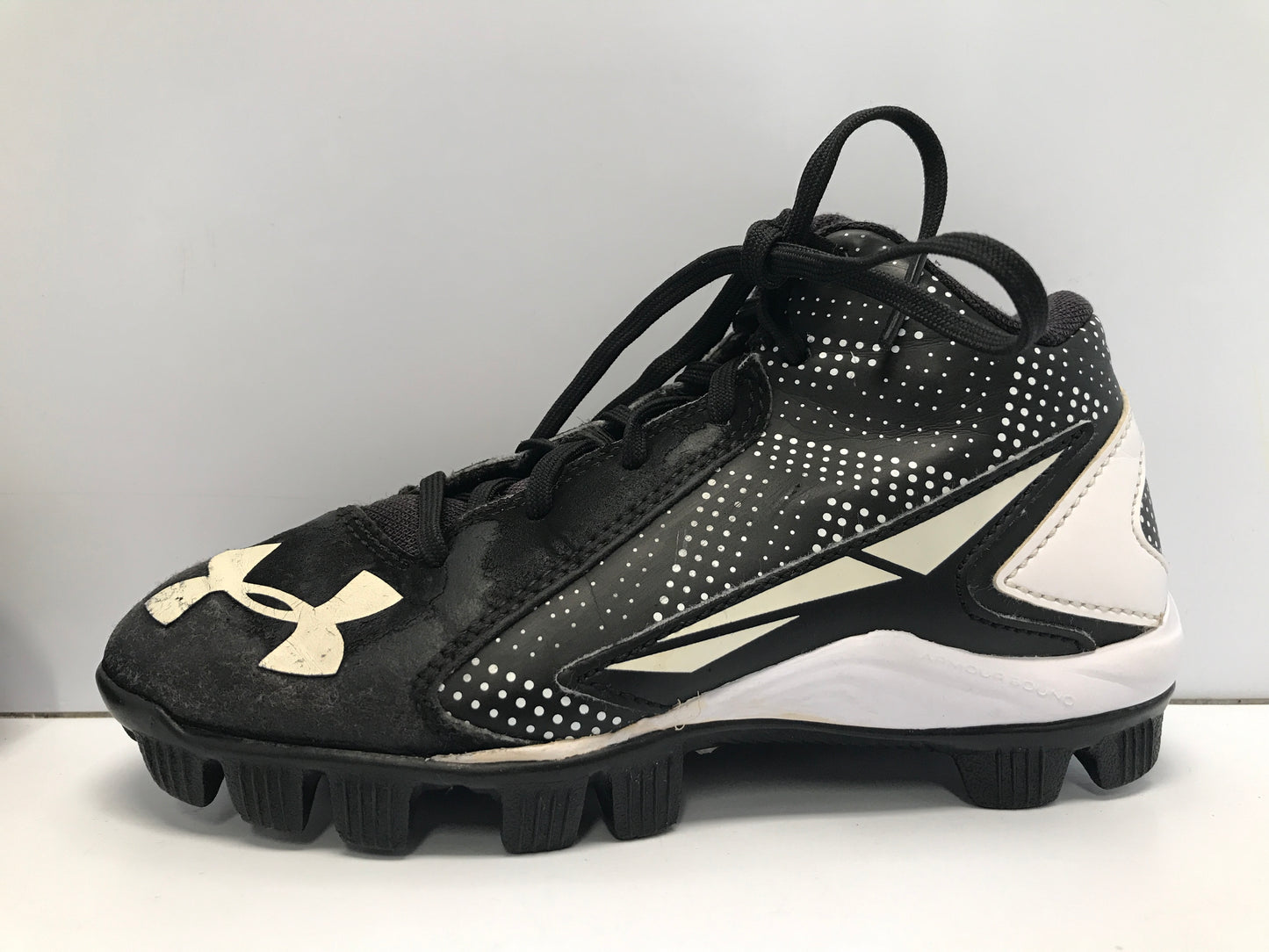 Baseball Shoes Cleats Child Size 13 Under Armour Minor Scruff Wear Black White