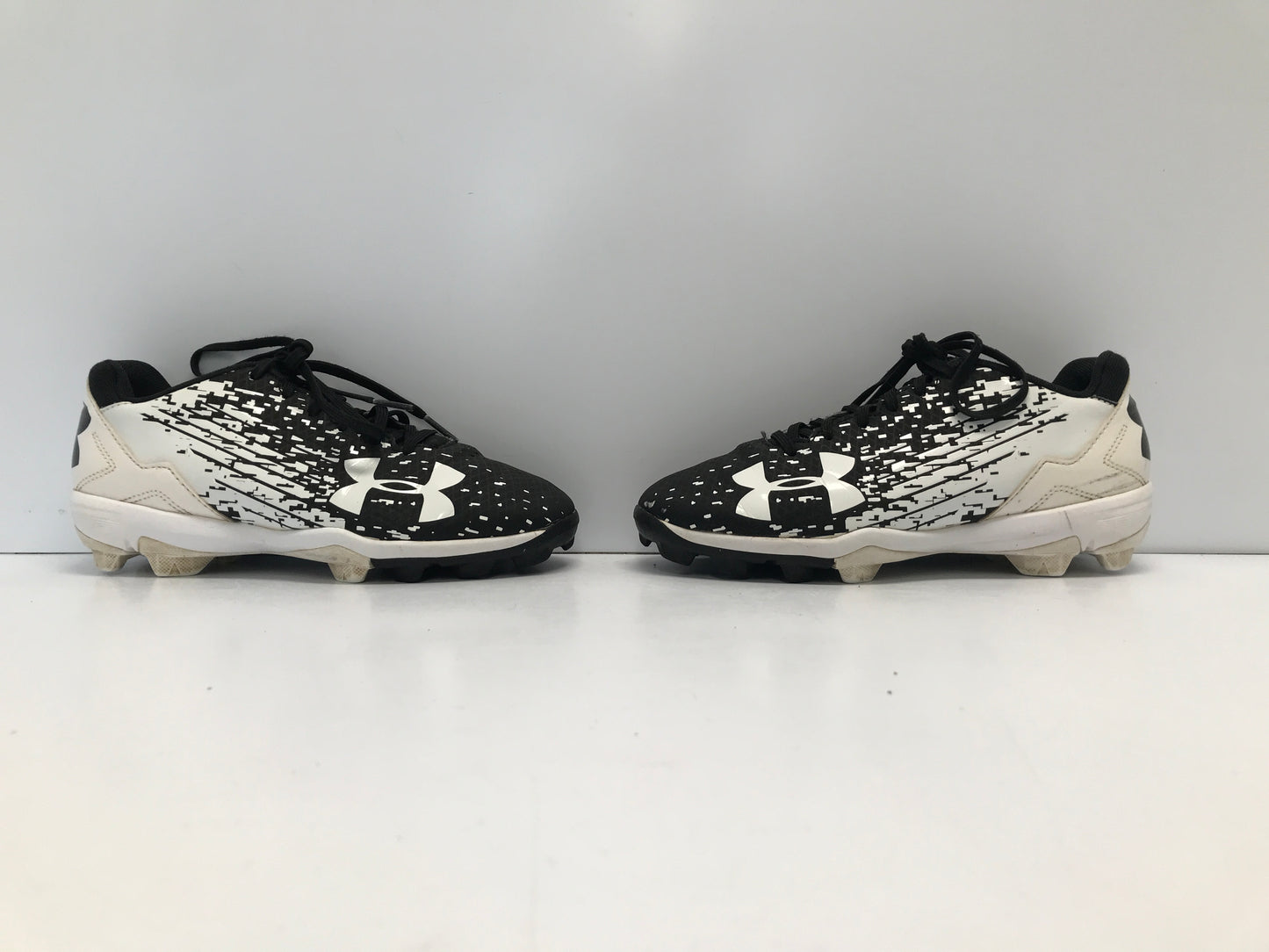 Baseball Shoes Cleats Child Size 3 Under Armour Black White Excellent