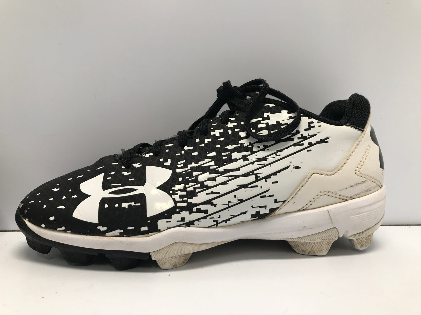 Baseball Shoes Cleats Child Size 3 Under Armour Black White Excellent