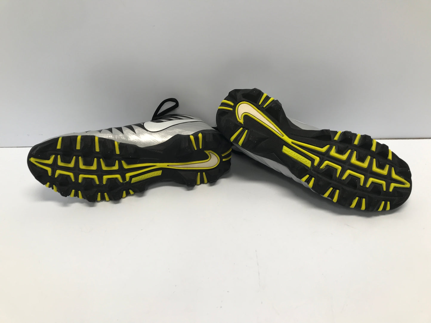 Baseball Shoes Cleats Child Size 5 Nike Alpha High Tops Black White