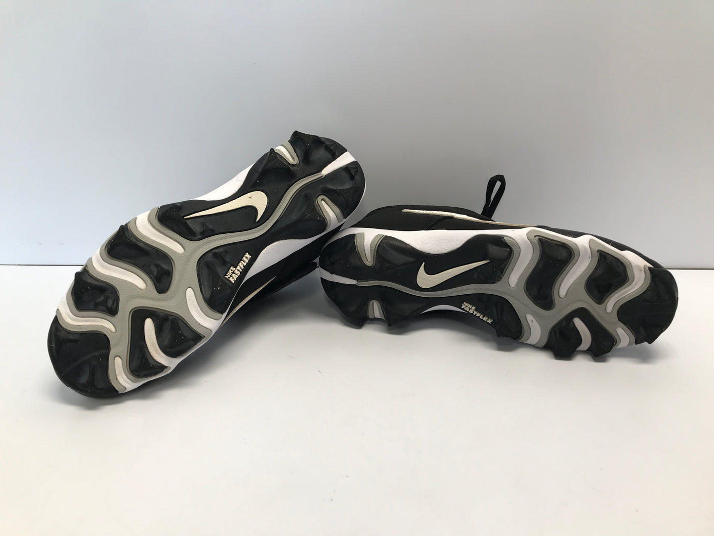 Baseball Shoes Cleats Child Size 4 Nike Fastflex Black White High Top Excellent