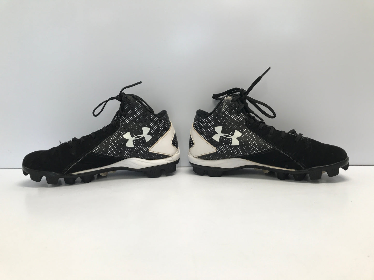 Baseball Shoes Cleats Child Size 4 Under Armor High Tops Black White Excellent