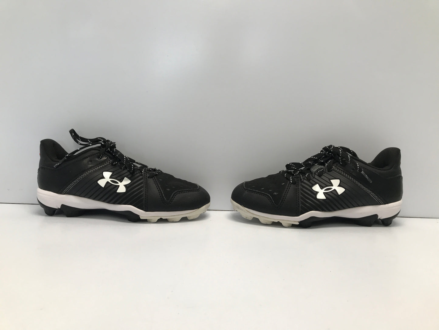 Baseball Shoes Cleats Child Size 4 Under Armour Black White Like New