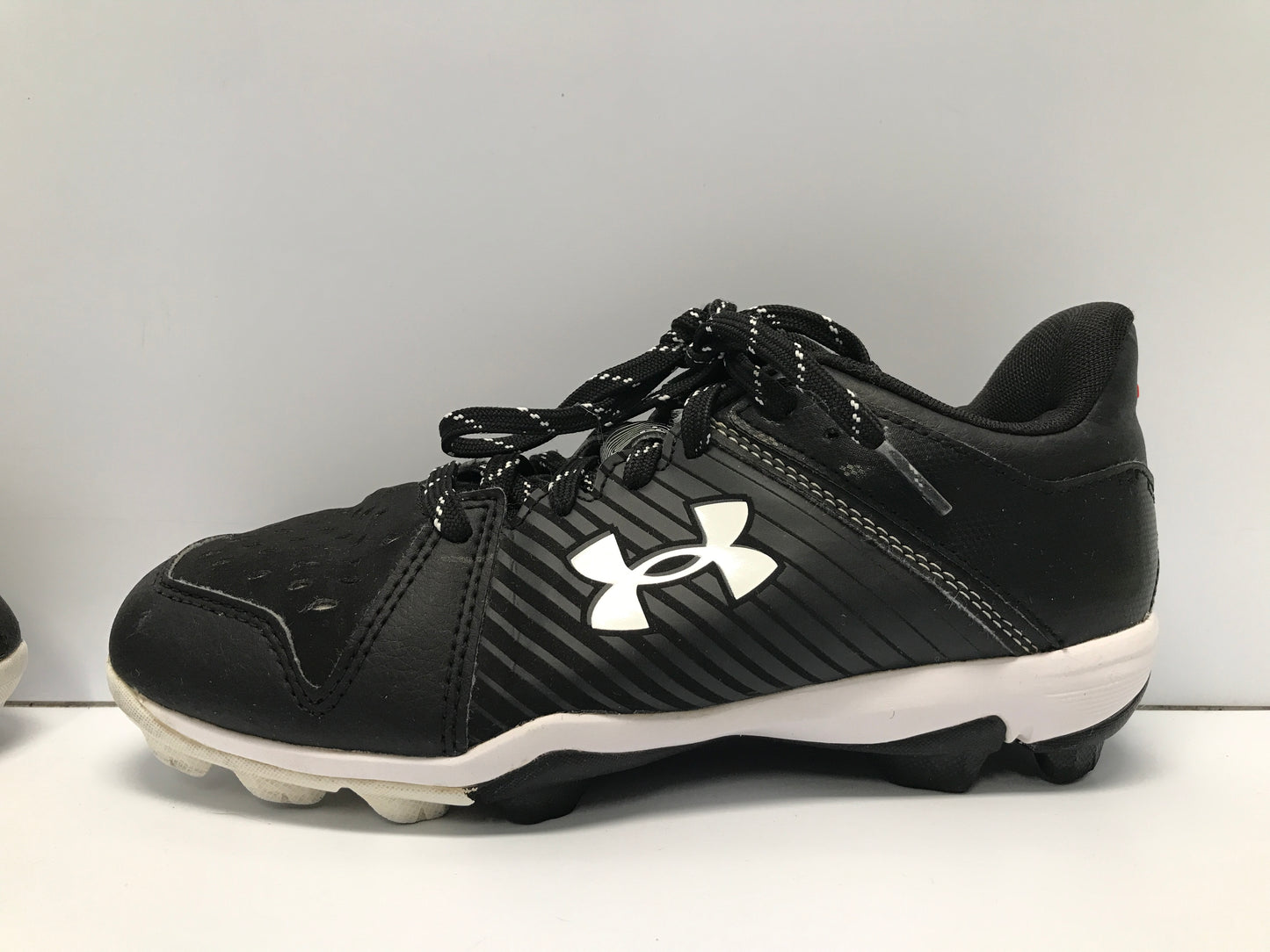 Baseball Shoes Cleats Child Size 4 Under Armour Black White Like New