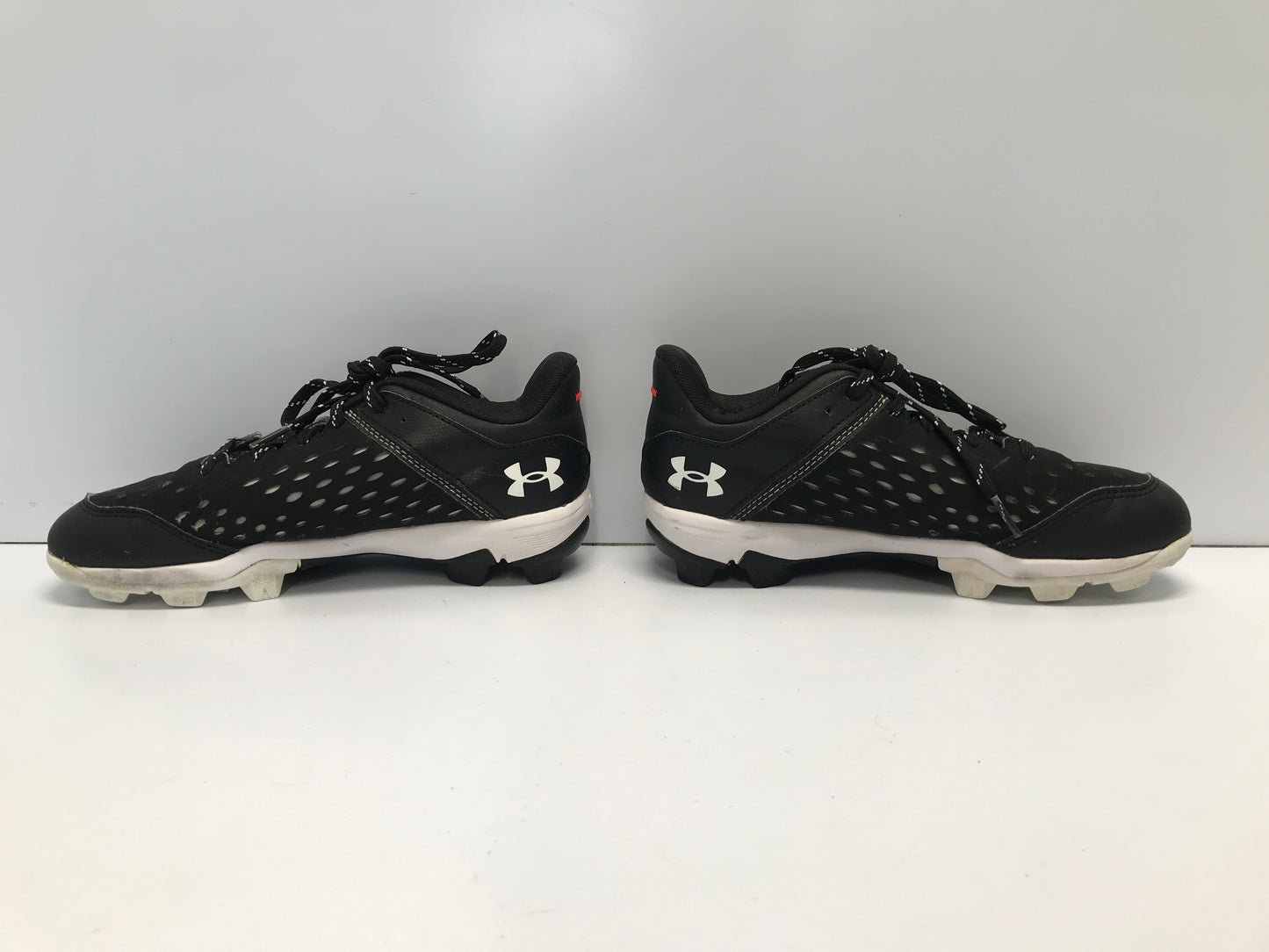 Baseball Shoes Cleats Child Size 4 Under Armour Black White Like New