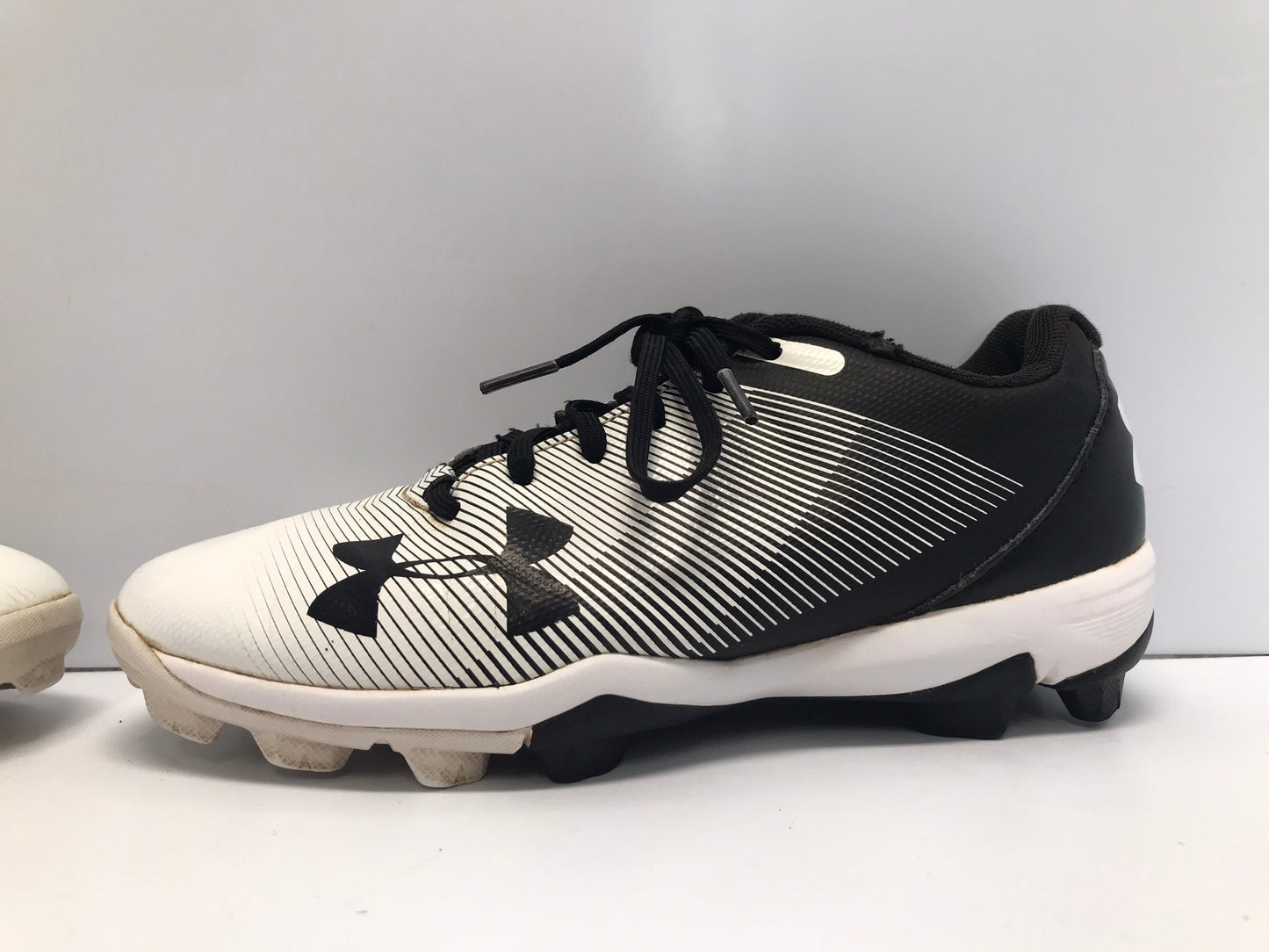 Baseball Shoes Cleats Child Size 5.5 Under Armour Black White Excellent