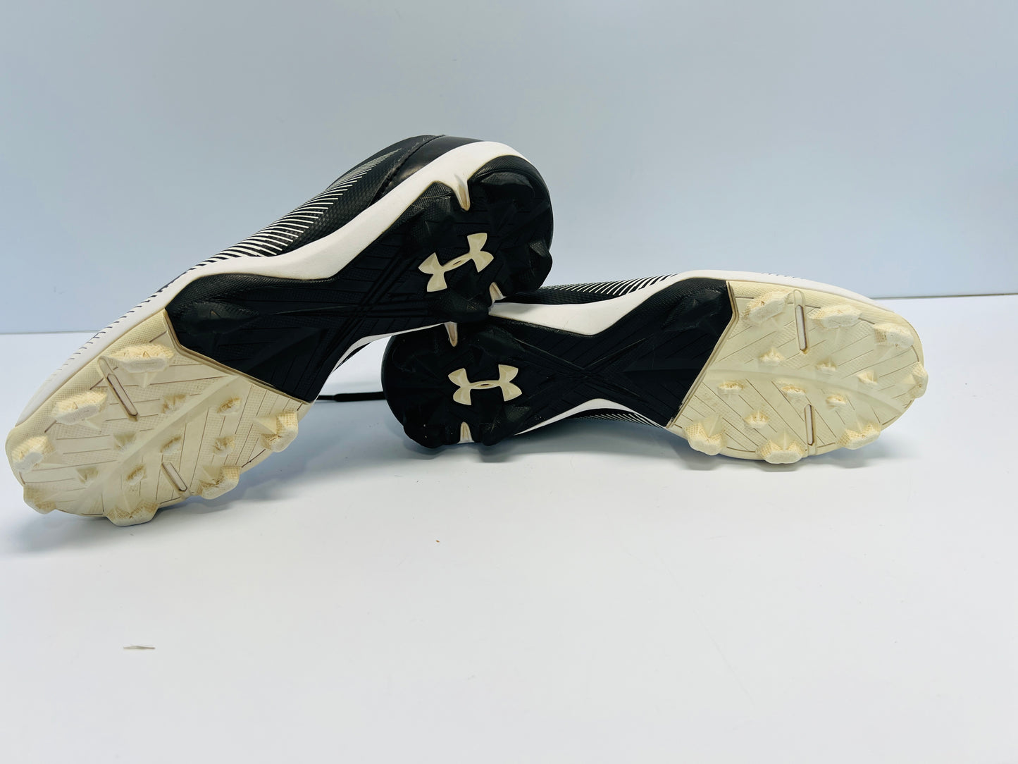Baseball Shoes Cleats Child Size 5 Under Armour Black White Excellent