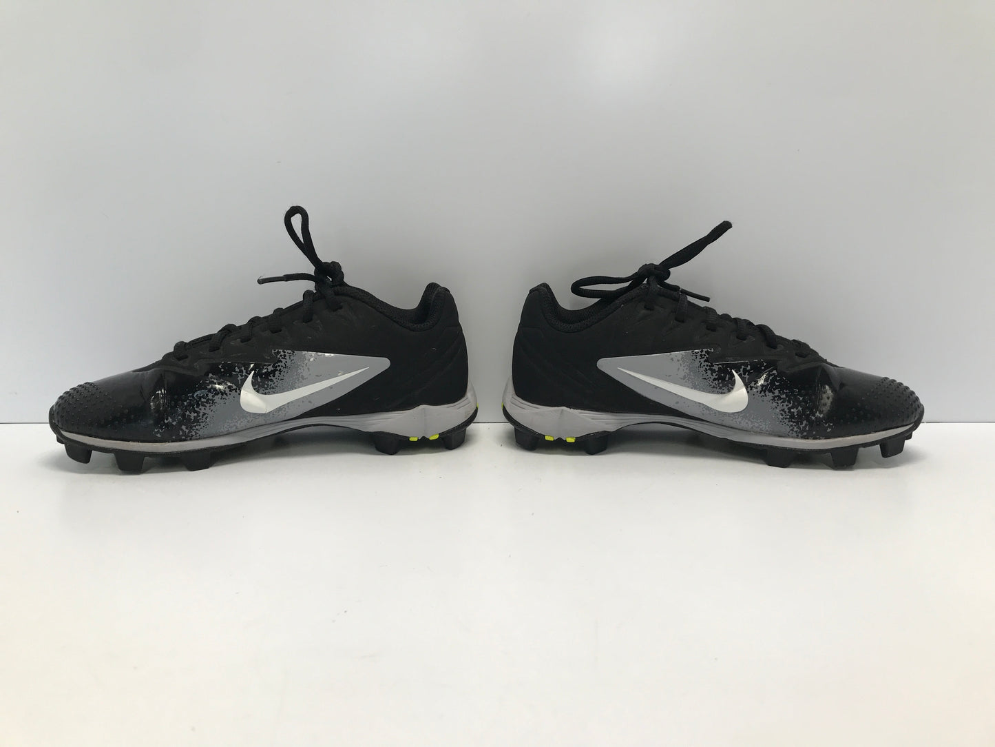 Baseball Shoes Cleats Child Youth Size 5 Nike Vapor Black White Grey Like New