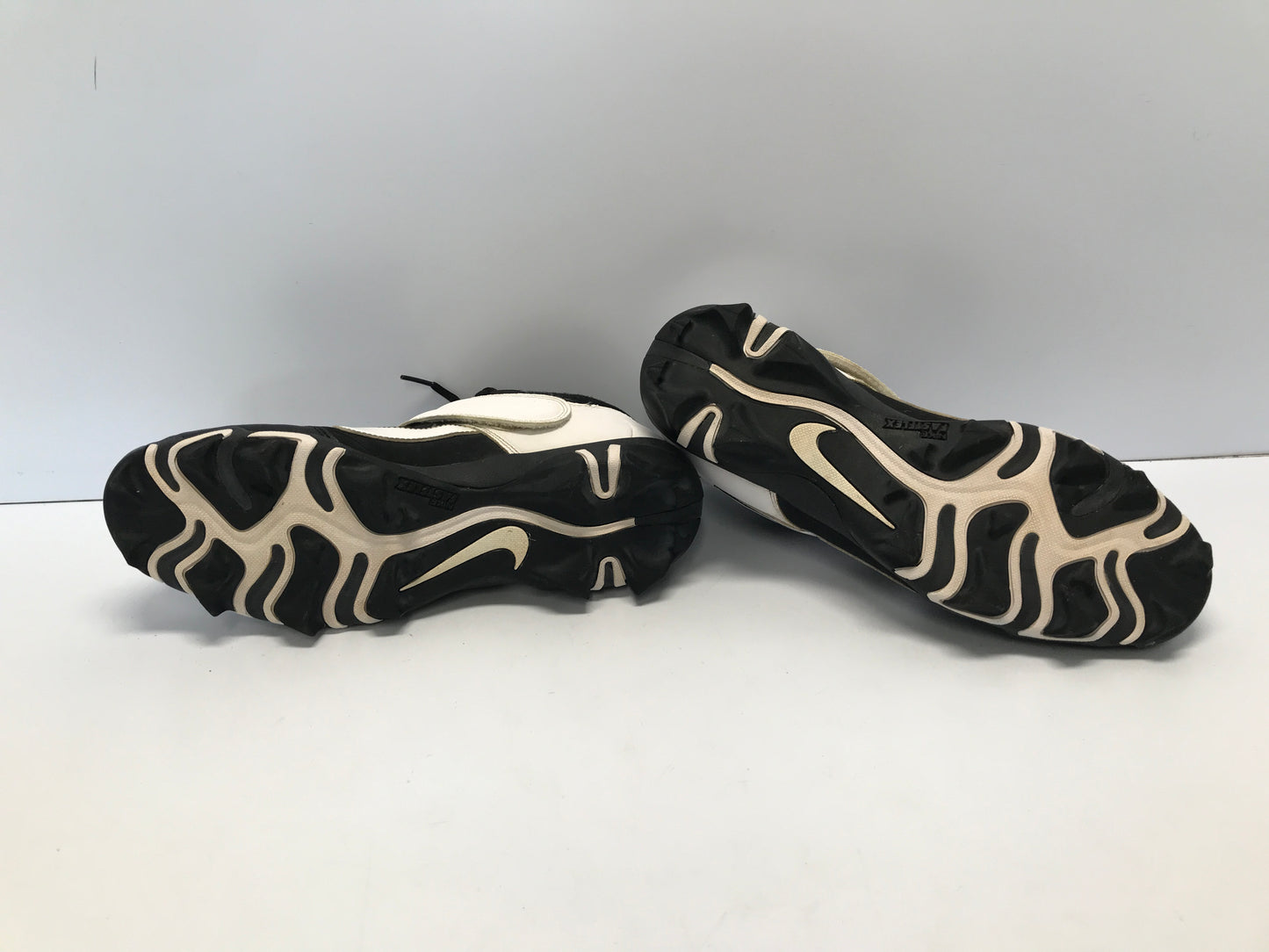 Baseball Shoes Cleats Men's Size 11 Nike Fastflex Black White High Top Excellent