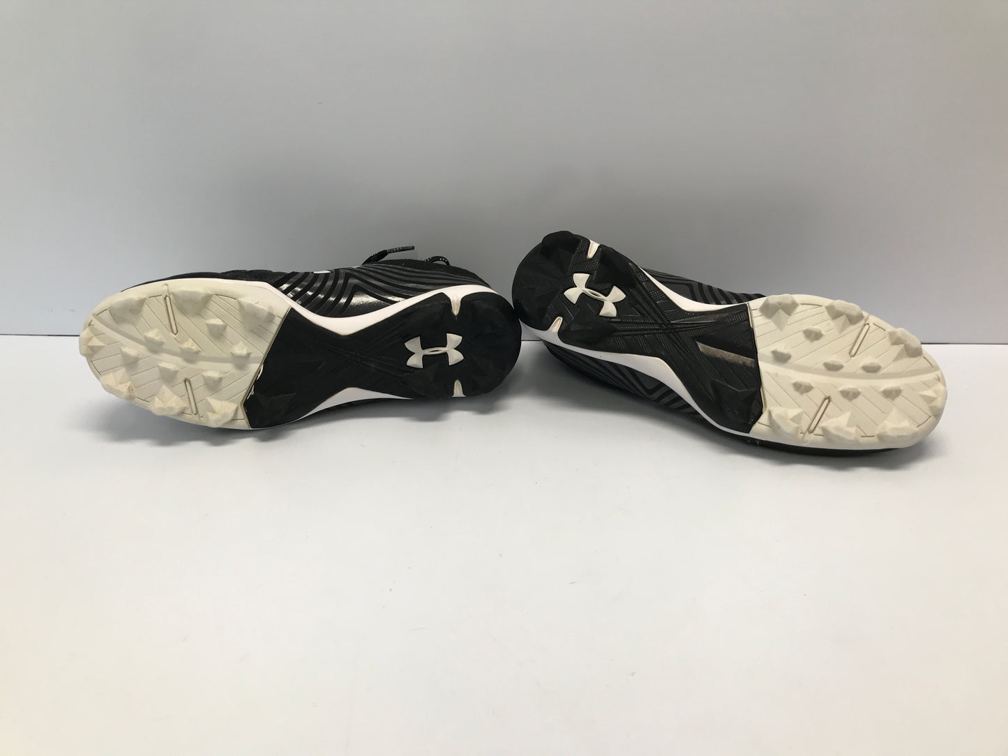 Baseball Shoes Cleats Men's Size 8.5 Under Armour Black White
