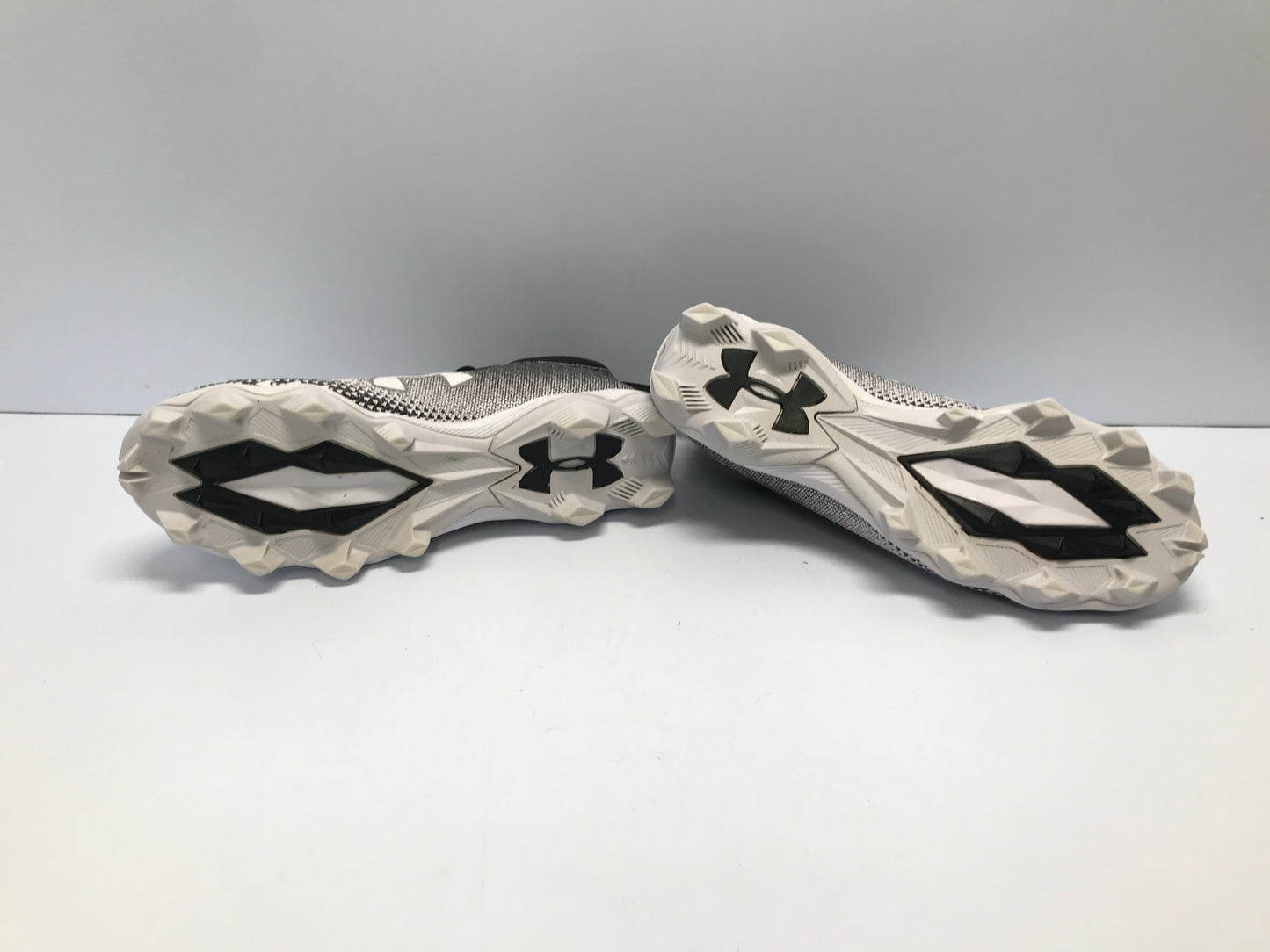 Baseball Shoes Cleats Men's Size 9.5 Black White Grey High Tops Under Armour Like New