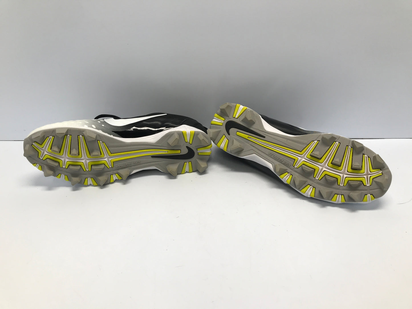 Baseball Shoes Cleats Men's Size 9 Nike Black White Like New