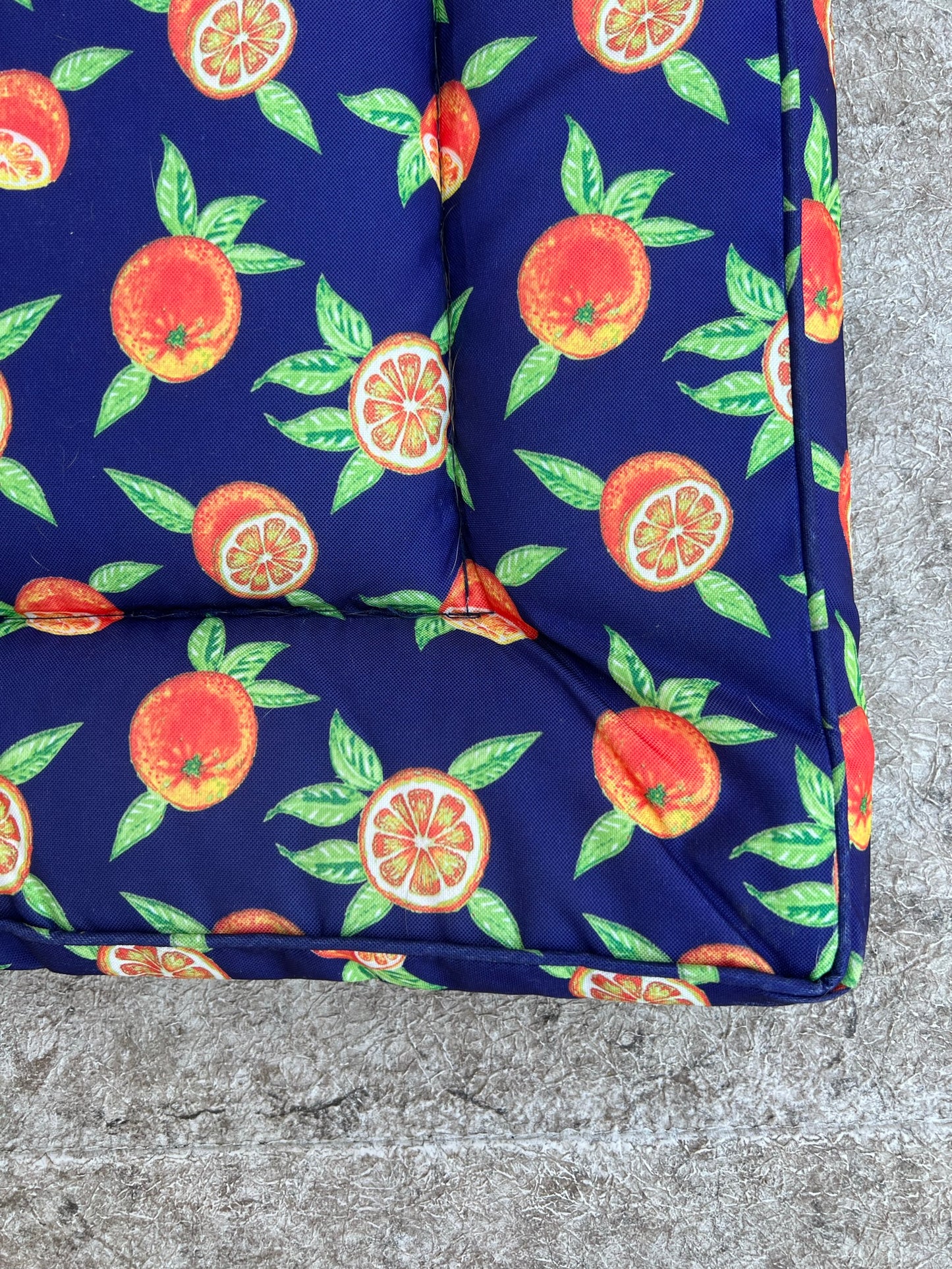 Dog Puppy Pet Bed For Crate Or Home Size Medium Made In UK Same on Both Sides 28x20 inch New