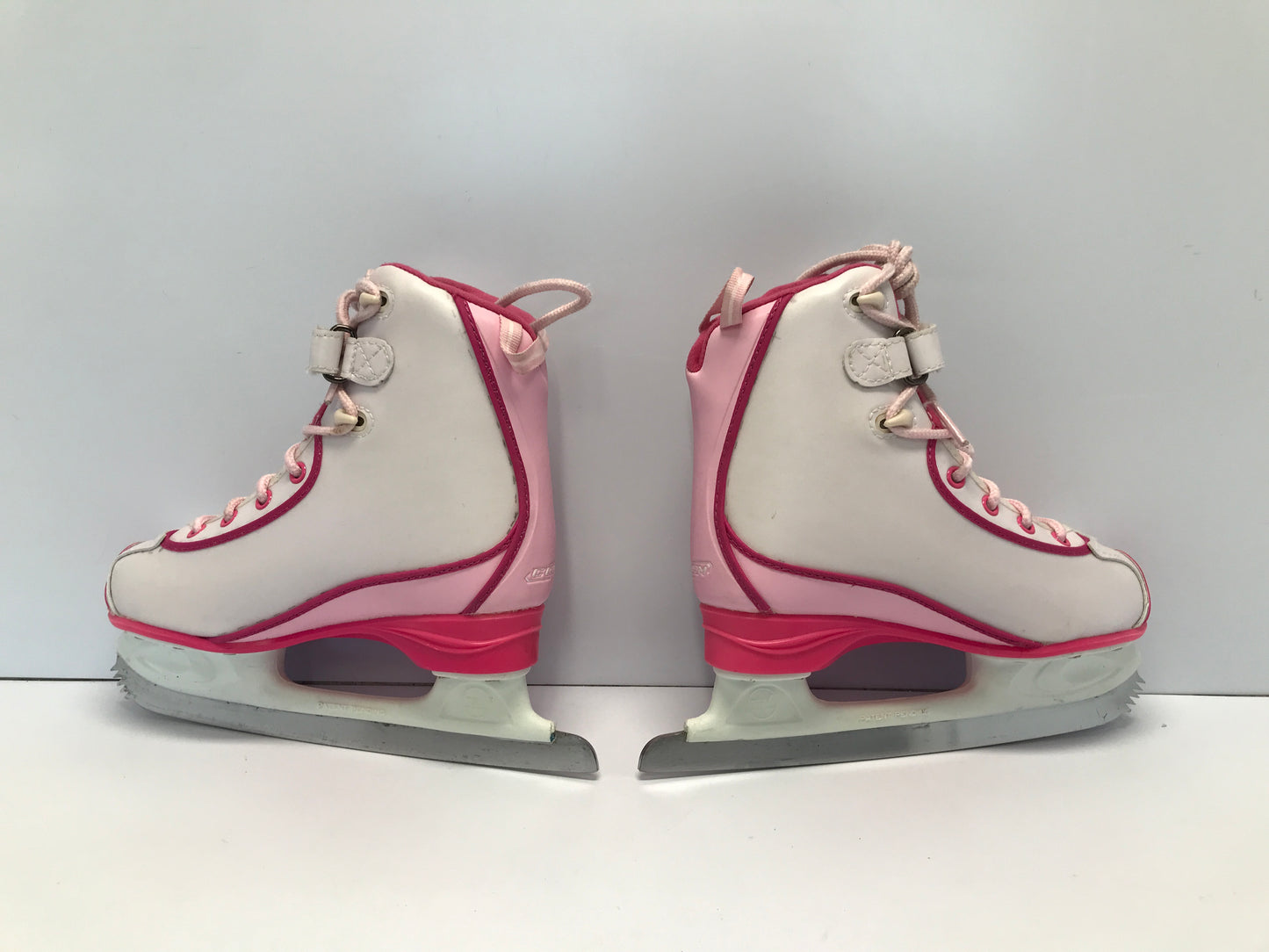 Figure Skates Child Size 2 CCM Soft Skates Pink White Excellent