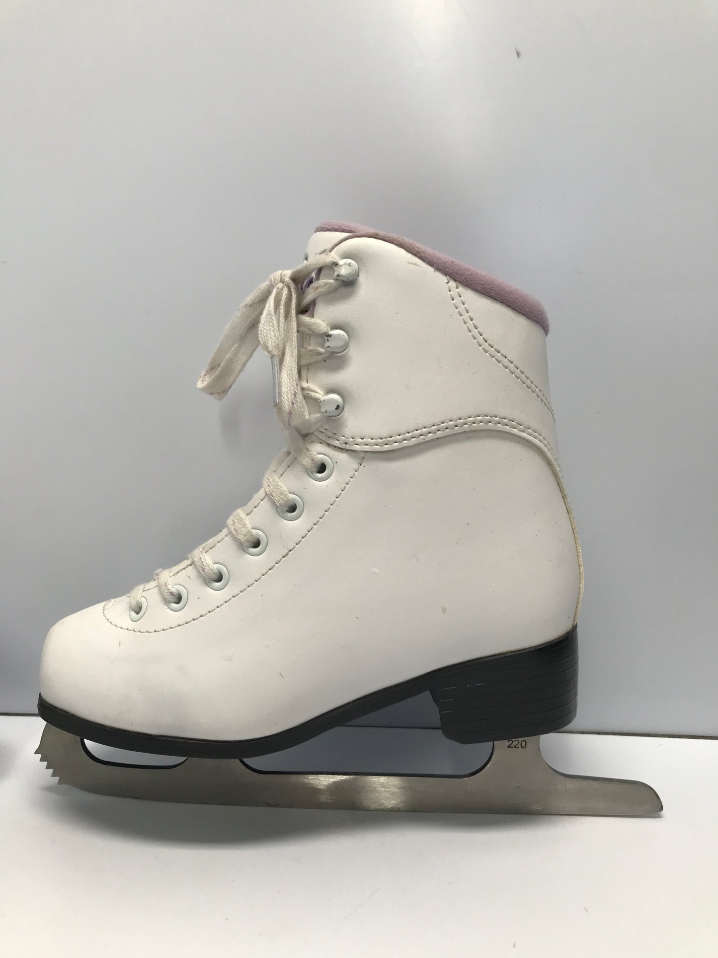 Figure Skates Child Size 4 Shoe Size Jackson Soft Skates Excellent