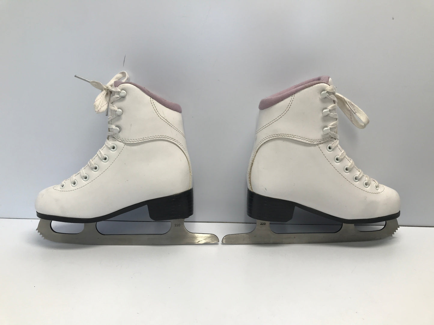 Figure Skates Child Size 4 Shoe Size Jackson Soft Skates Excellent