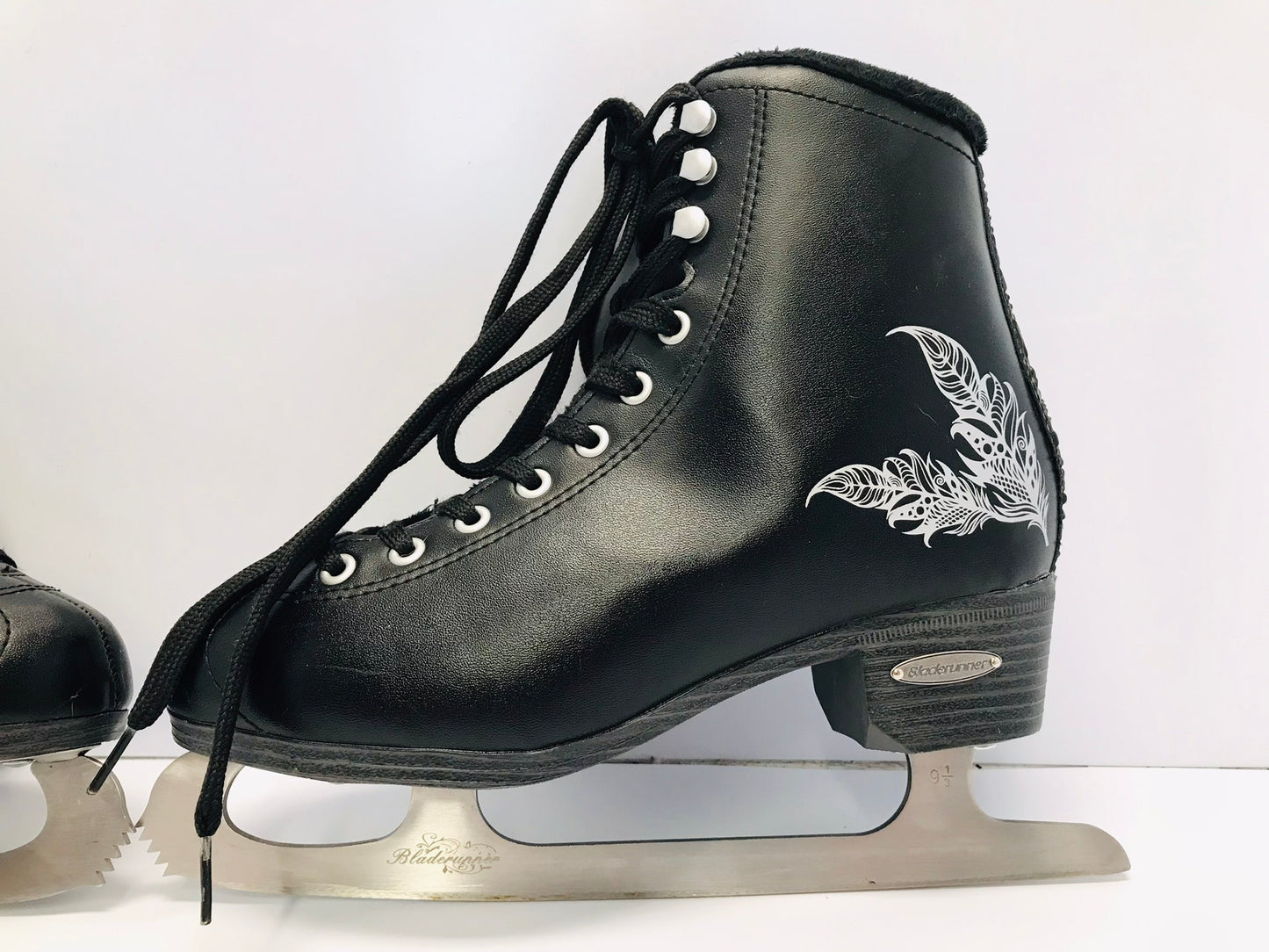 Figure Skates Ladies Size 8 BladeRunner Soft Skates Black Like New