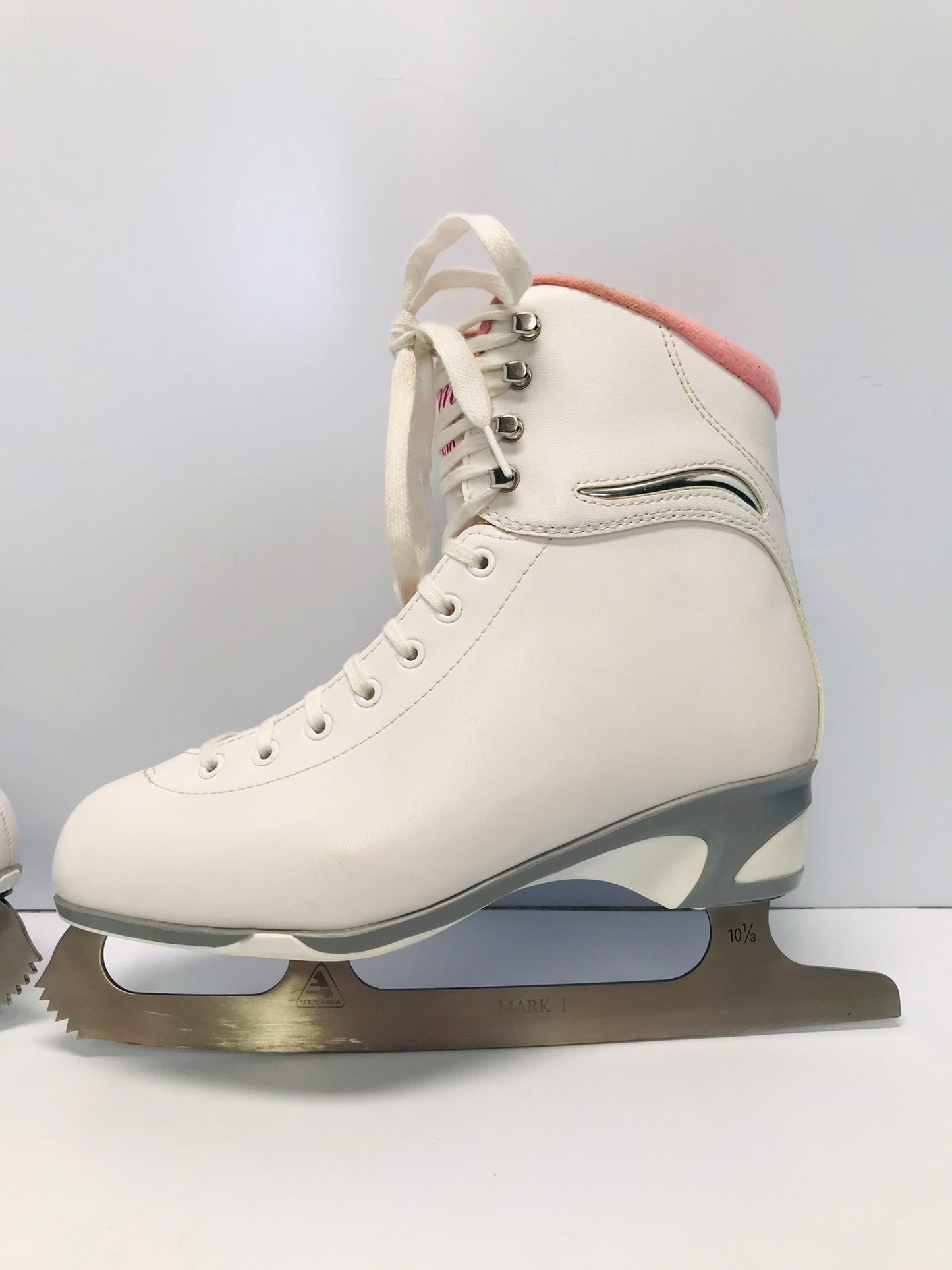 Figure Skates Ladies Size 9 Jackson Cameo White Pink New Demo Model