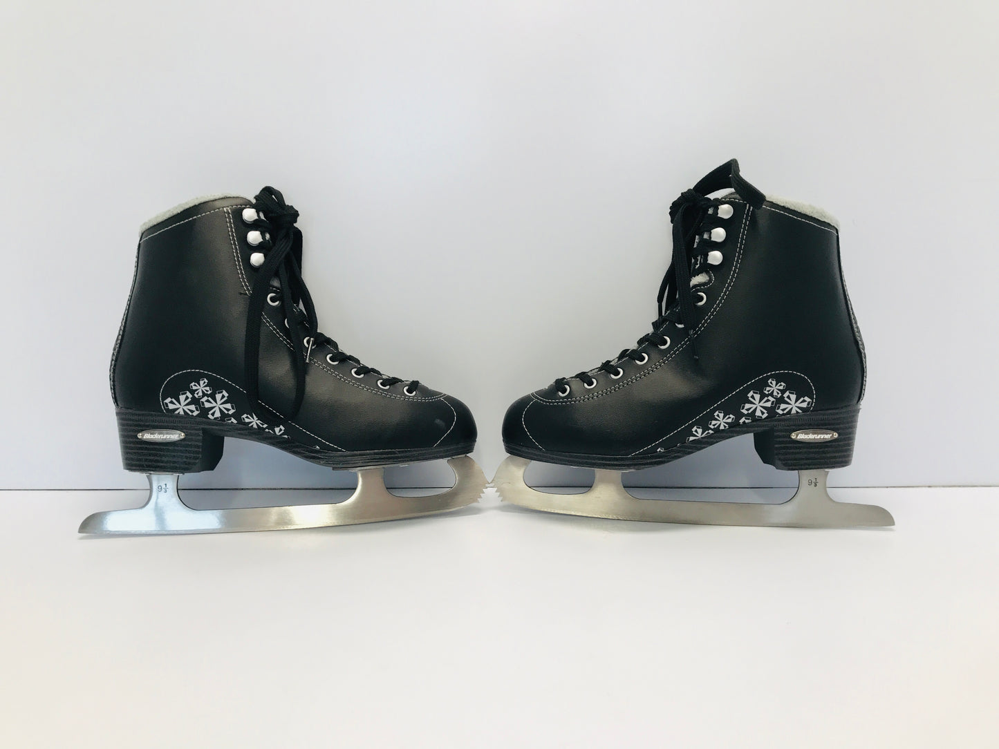 Figure Skates Ladies Women's Size 7 Bladerunner Soft Skates Black Like New