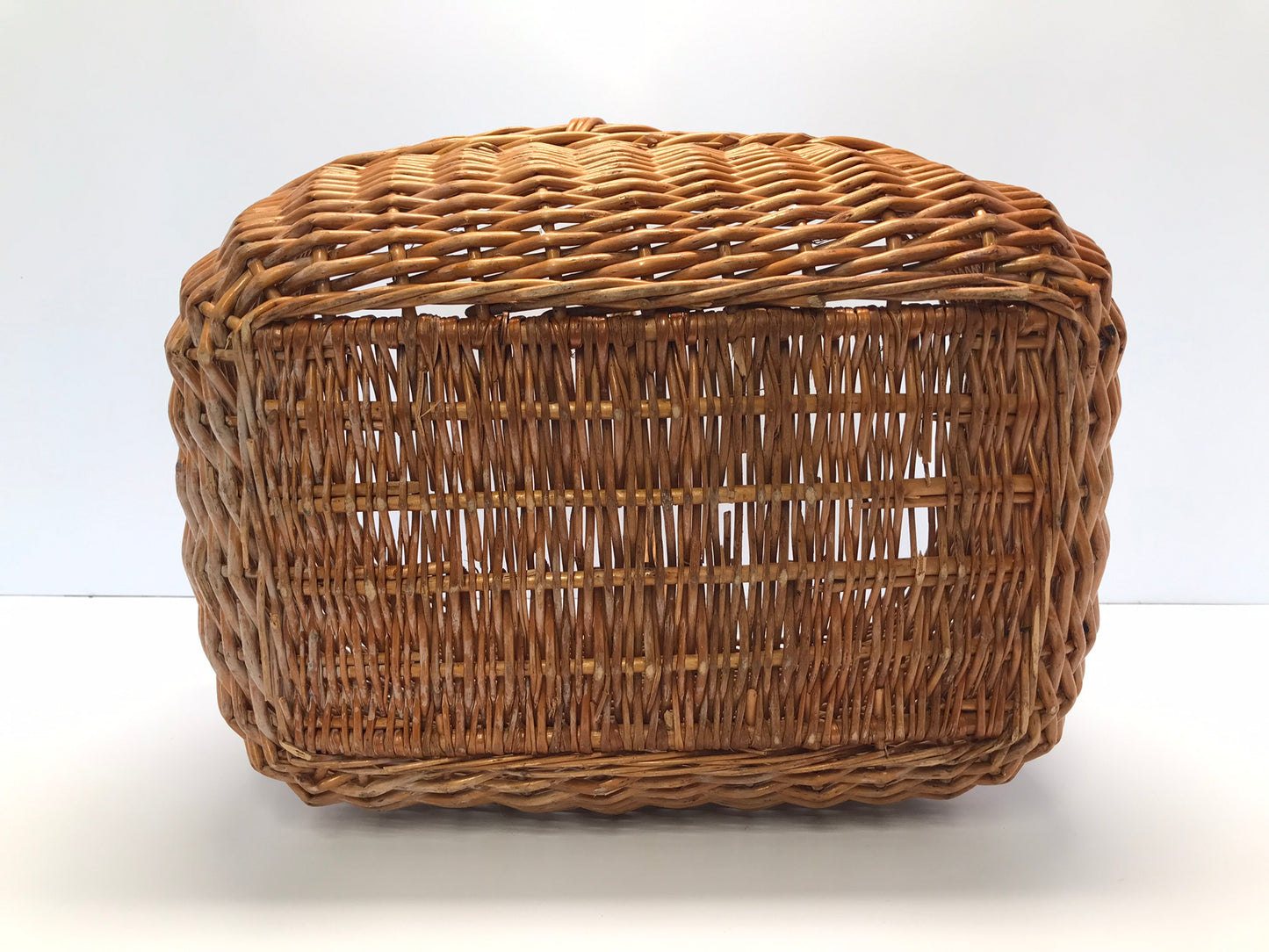 Grandma's 1950's Picnic Basket 16x9x12 inch Vintage Wicker Rattan Measures