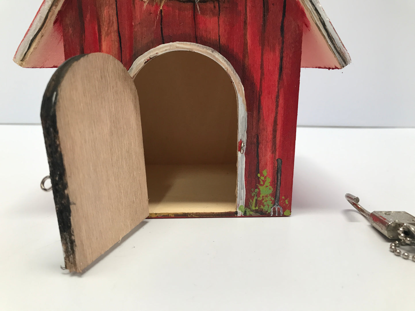 Handmade And Painted Horse Barn 7x6x4.5 Piggy Bank Lock and Key