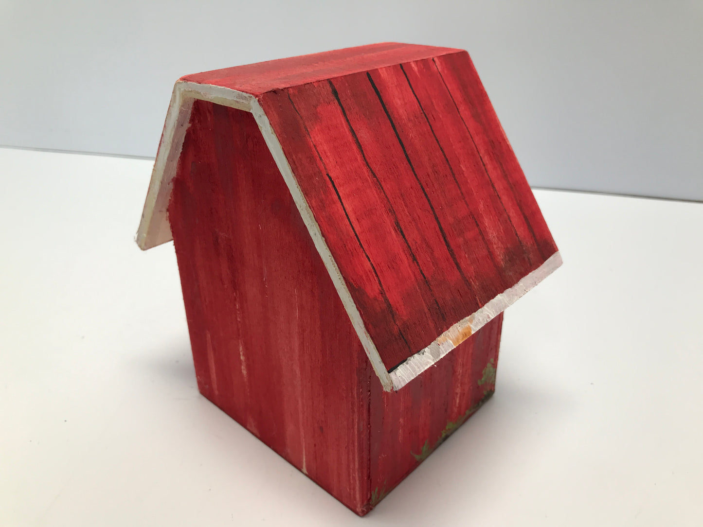 Handmade And Painted Horse Barn 7x6x4.5 Piggy Bank Lock and Key