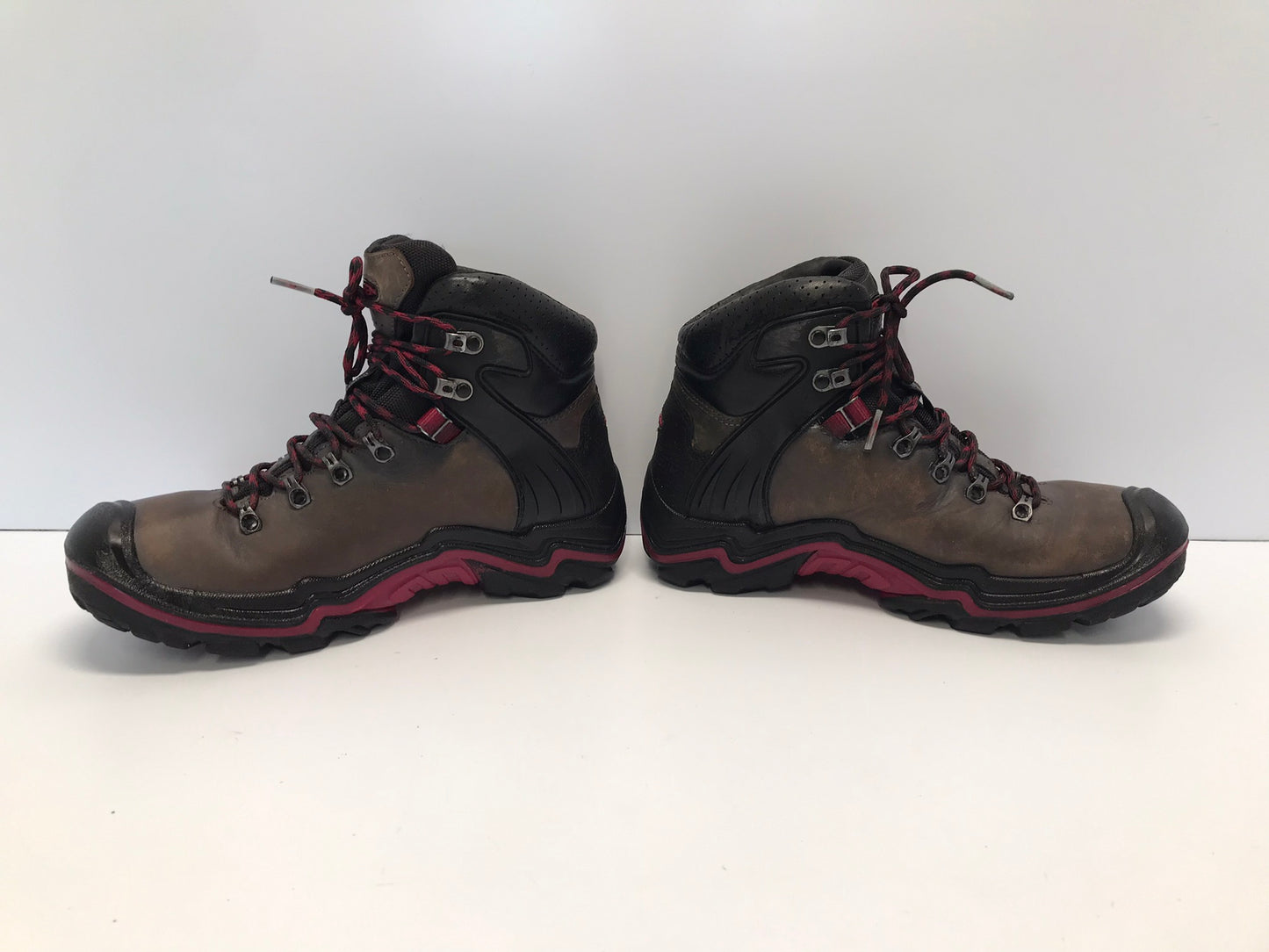 Hiking Boots Ladies Size 8 Keen Dry American Built Waterproof Leather Worn Twice Outstanding Quality