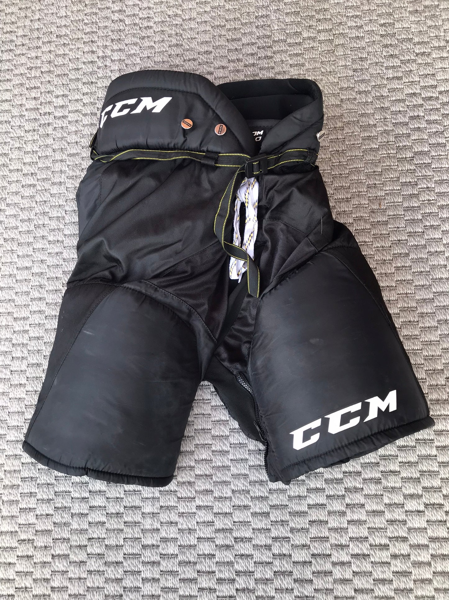 Hockey Pants Men's Senior Size Large CCM CUSTOM PRO Like New