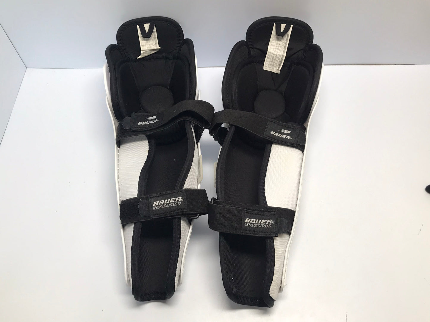 Hockey Shin Pads Men's Size 15 Inches Black White Bauer Supreme 300 Like New