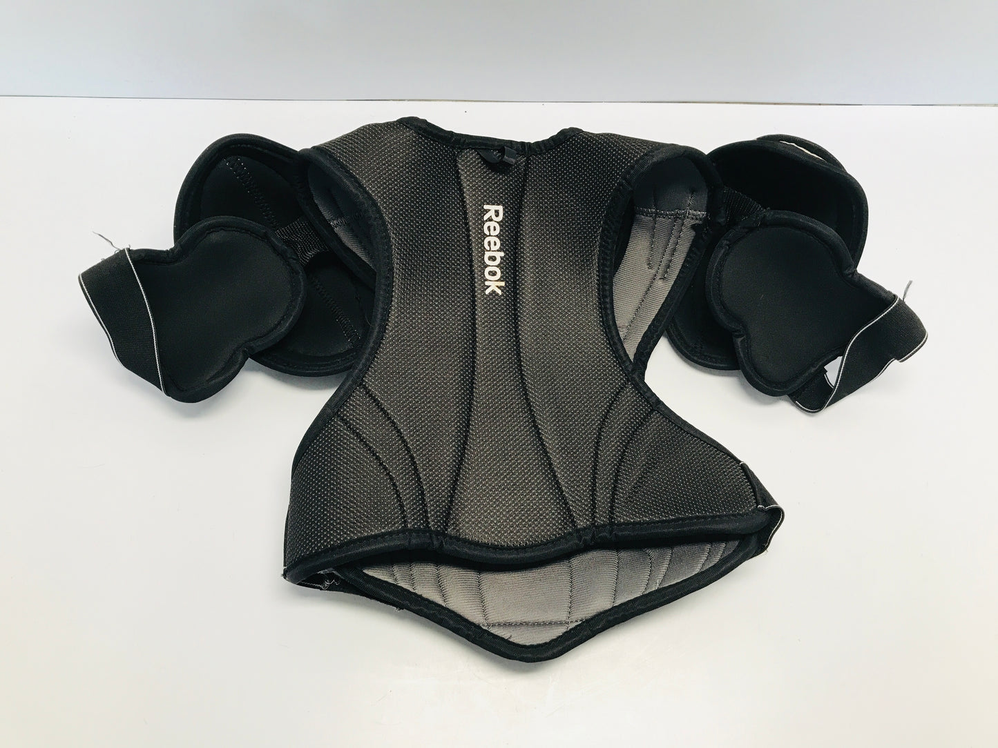 Hockey Shoulder Chest Pad Child Size Junior Medium Age 8-10 Reebok Crosby Black Gold