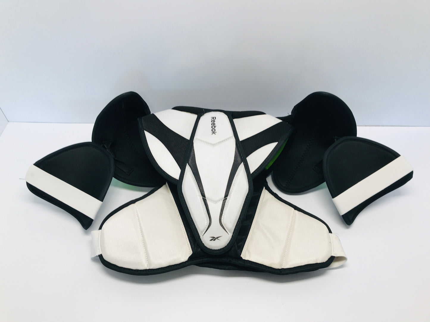 Hockey Shoulder Chest Pad Men's Size Medium Senior Reebok 16K Black White Lime Excellent