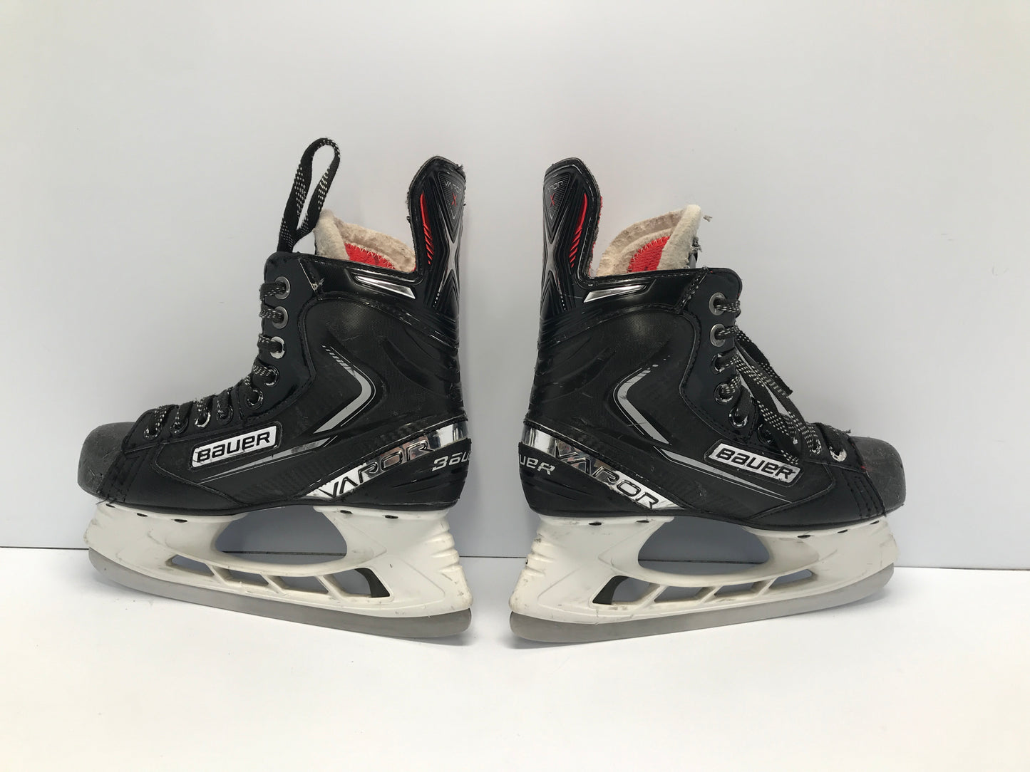 Hockey Skates Child Junior Size 6 Shoe Size 4.5 Bauer Vapor
