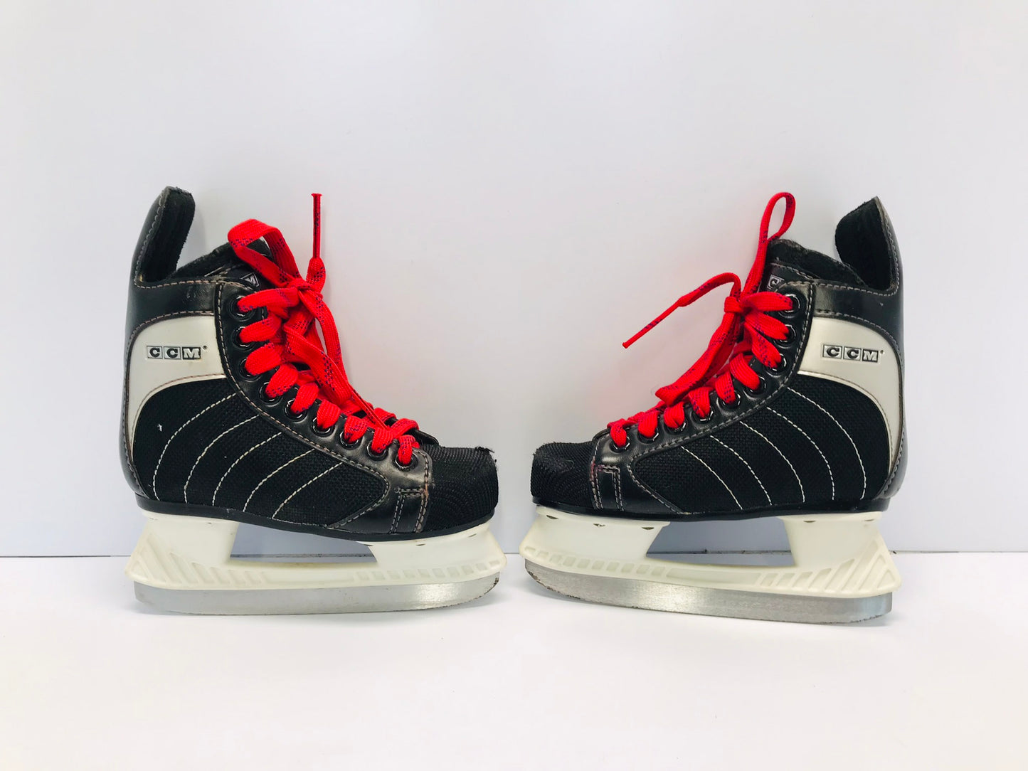 Hockey Skates Child Size 10 Shoe Size Toddler CCM