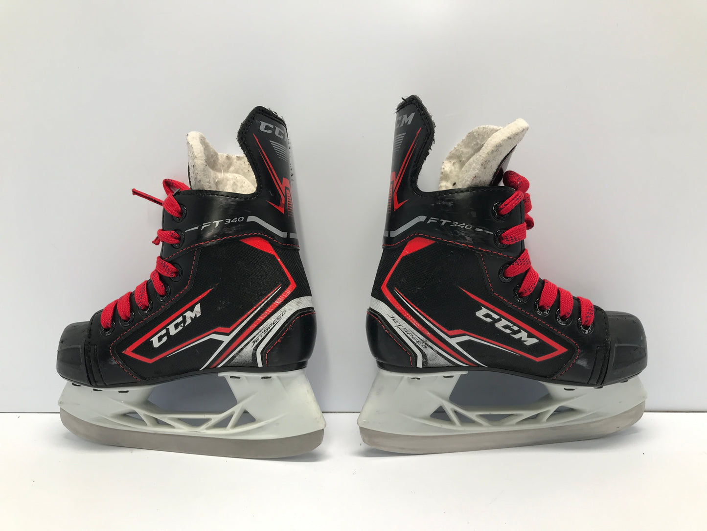 Hockey Skates Child Size 11 Shoe Size 10 CCM Like New