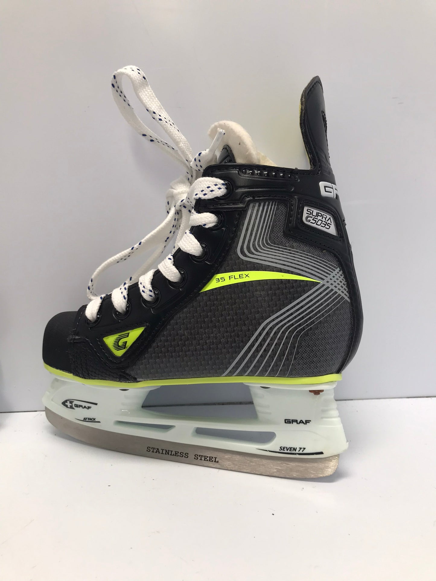 Hockey Skates Child Size 11 Wide Toddler Shoe Size Graf Supra Like New Outstanding