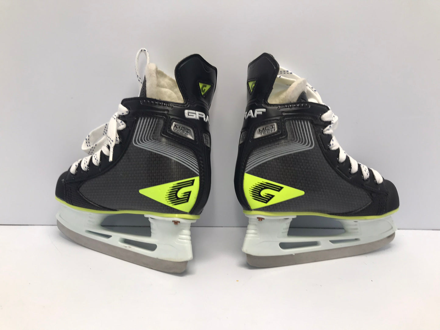 Hockey Skates Child Size 11 Wide Toddler Shoe Size Graf Supra Like New Outstanding