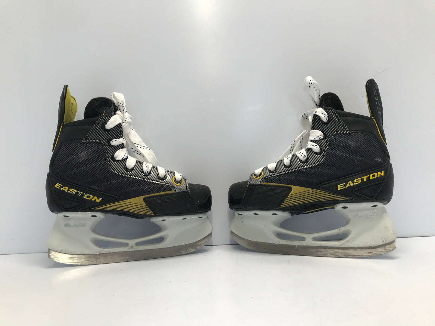 Hockey Skates Child Size 12.5 Shoe Size 11.5 Skate Size Easton Black Gold