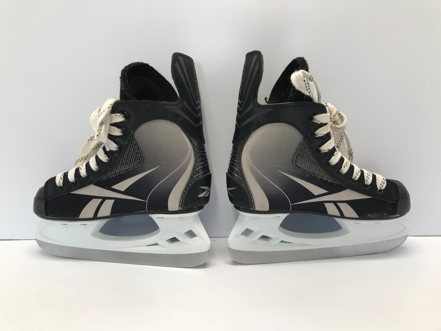 Hockey Skates Child Size 1 Shoe Size Skates Size 13 Reebok Like New