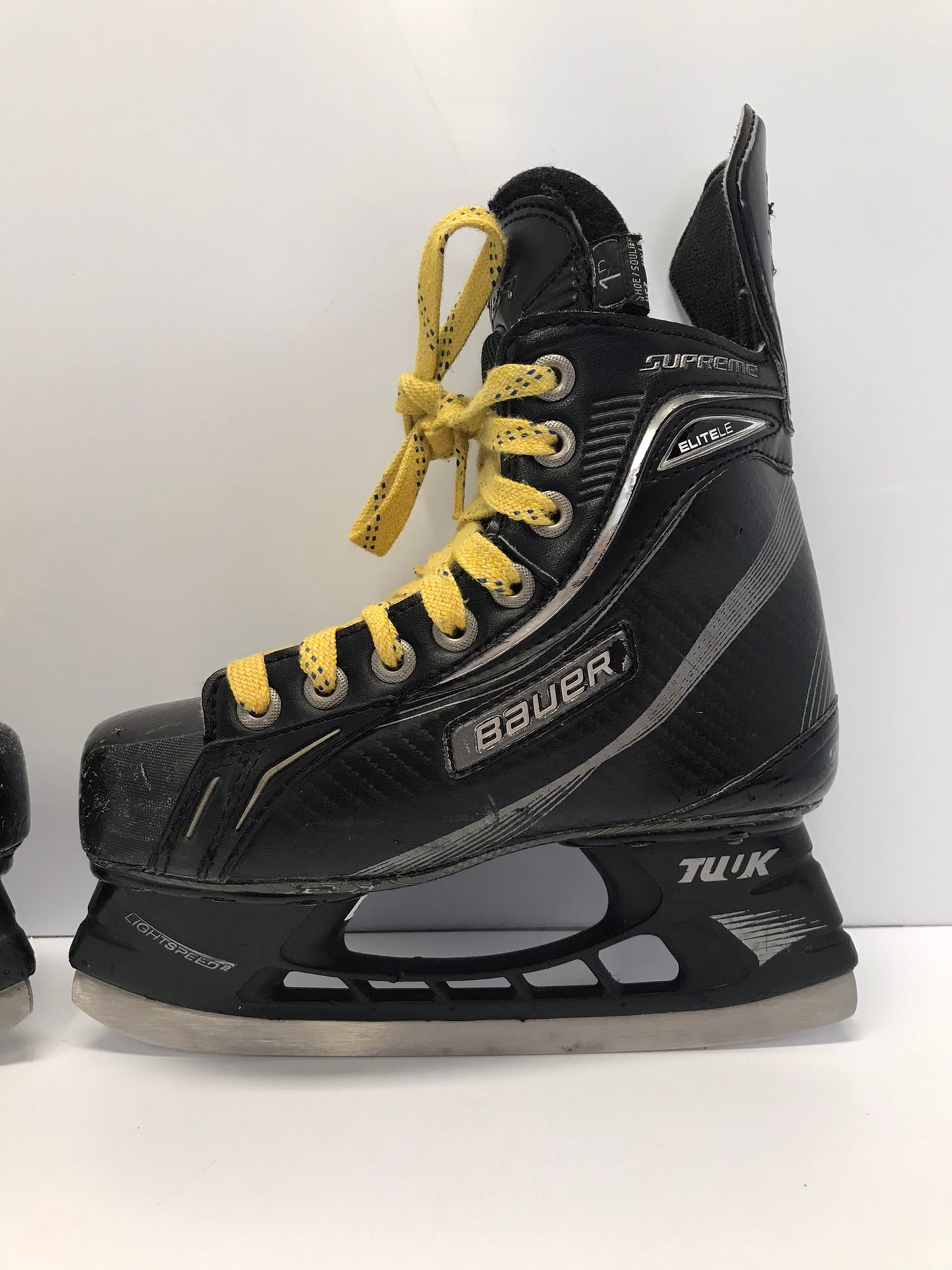 Hockey Skates Child Size 2 Shoe Size Bauer Supreme